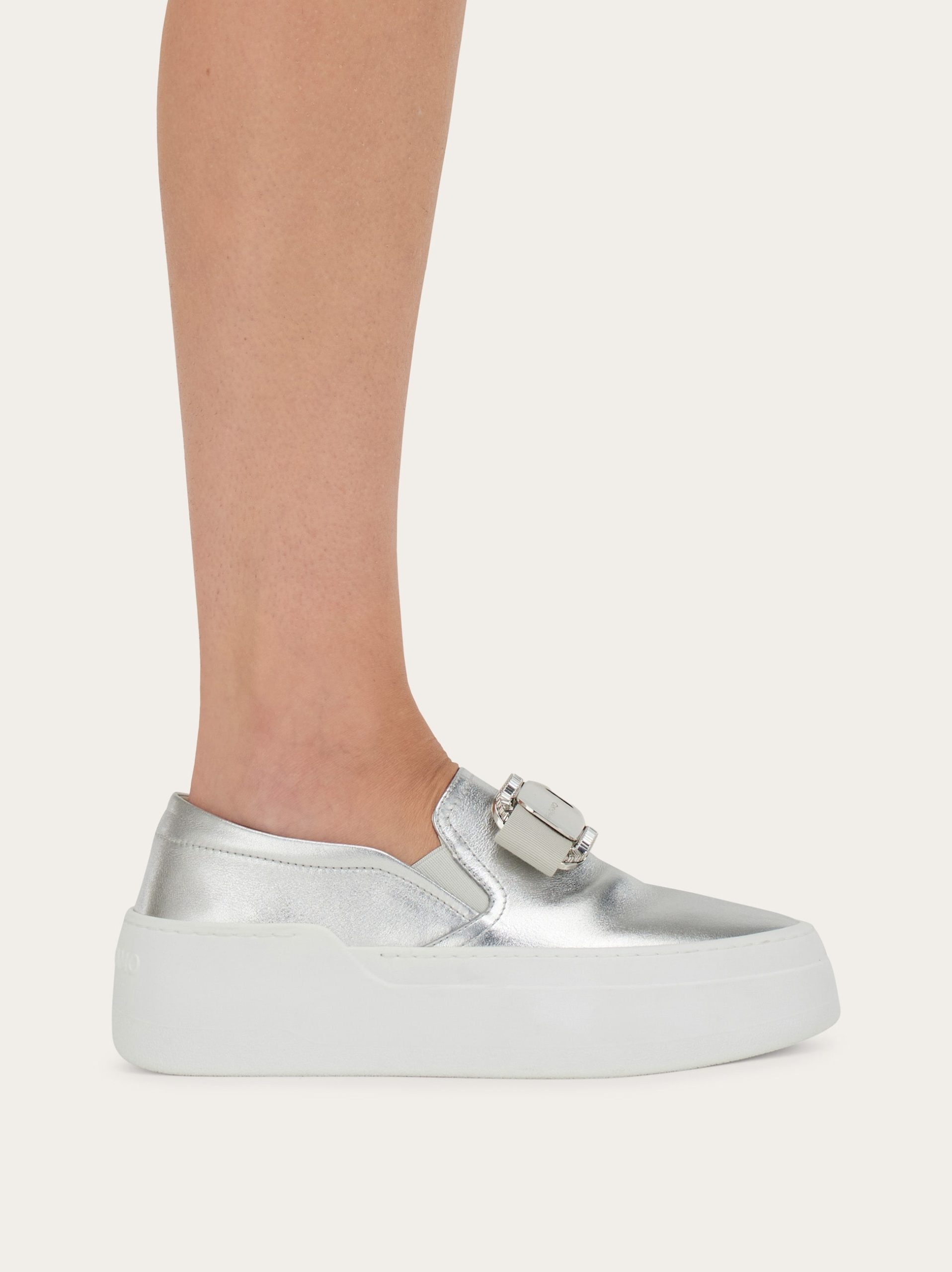Ferragamo New Vara plate slip on - Image 7